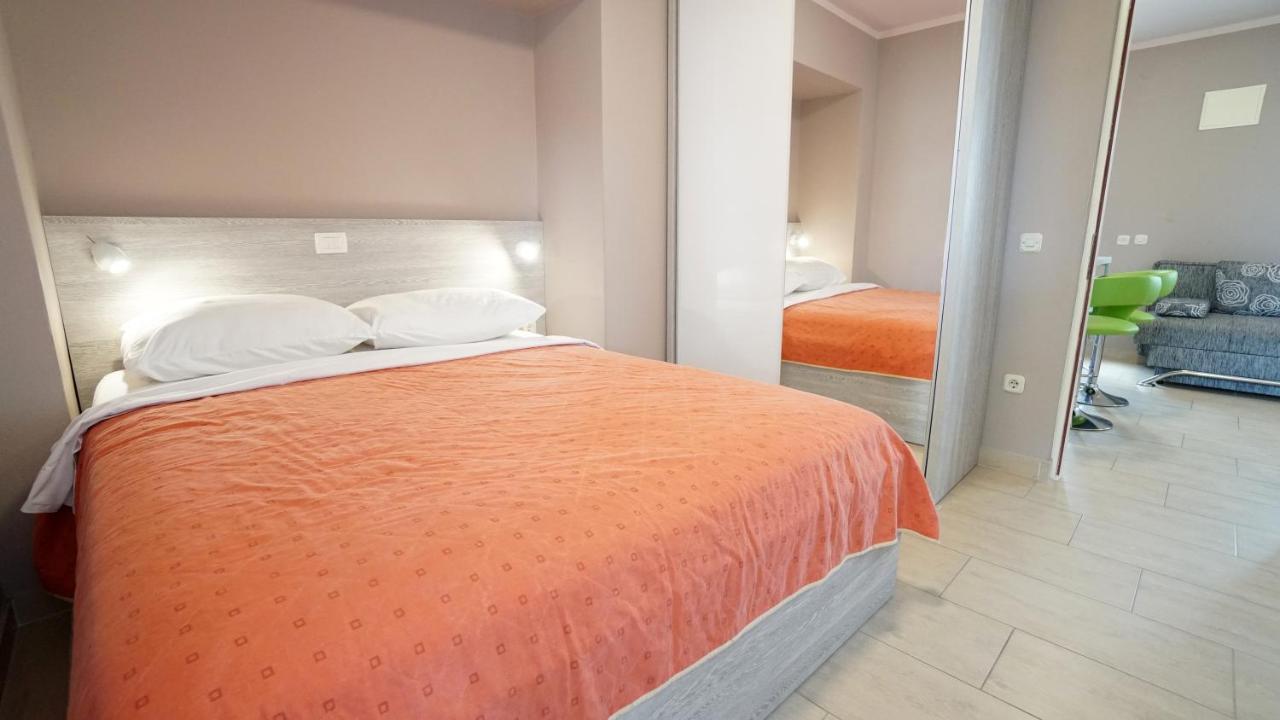 Apartments Paradiso Vir Exterior photo