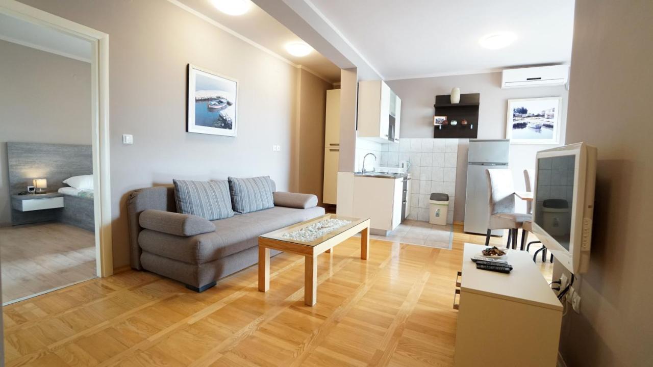 Apartments Paradiso Vir Exterior photo