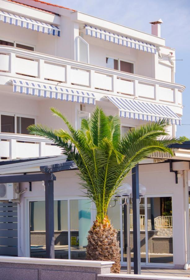 Apartments Paradiso Vir Exterior photo